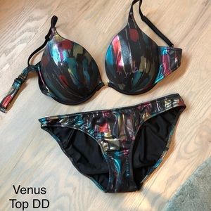 Venus Bikini Top